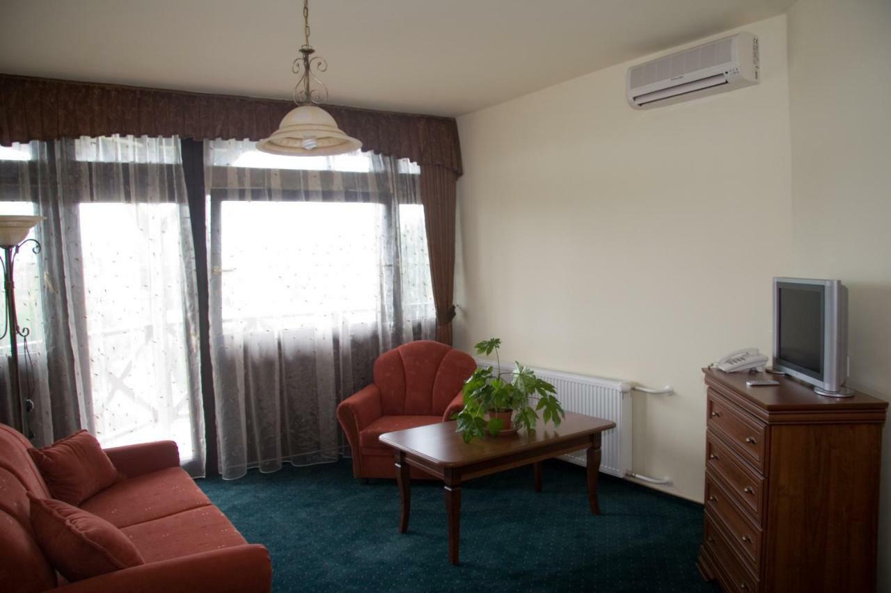 Hotel Fortuna Dávod Room photo