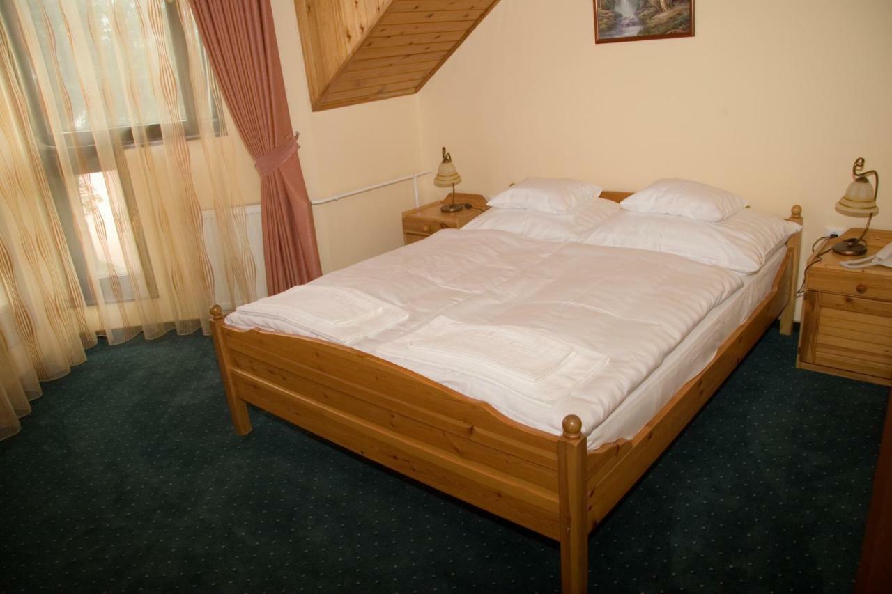Hotel Fortuna Dávod Room photo