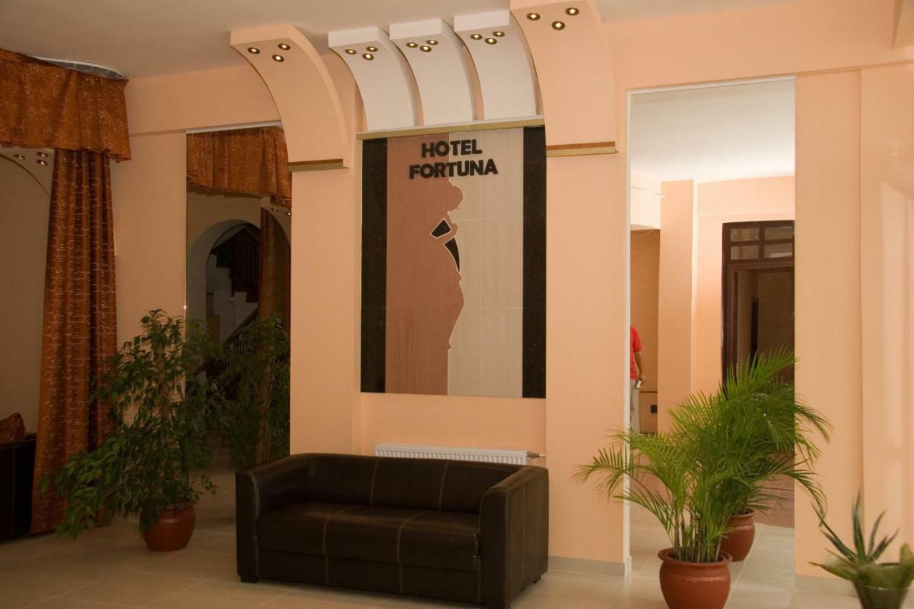 Hotel Fortuna Dávod Exterior photo